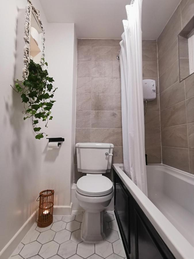 Peaceful House In The Heart Of Glasgow City, Close To Queen Elizabeth Hospital And Govan Subway, Free Private Parking Ngoại thất bức ảnh